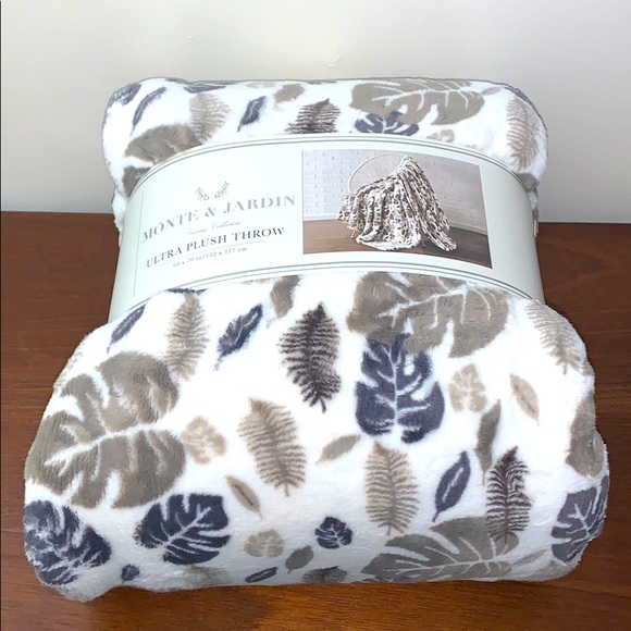 Monte & Jardin Bedding Monte Jardin Ultra Plush Throw Luxury Tan Poshmark